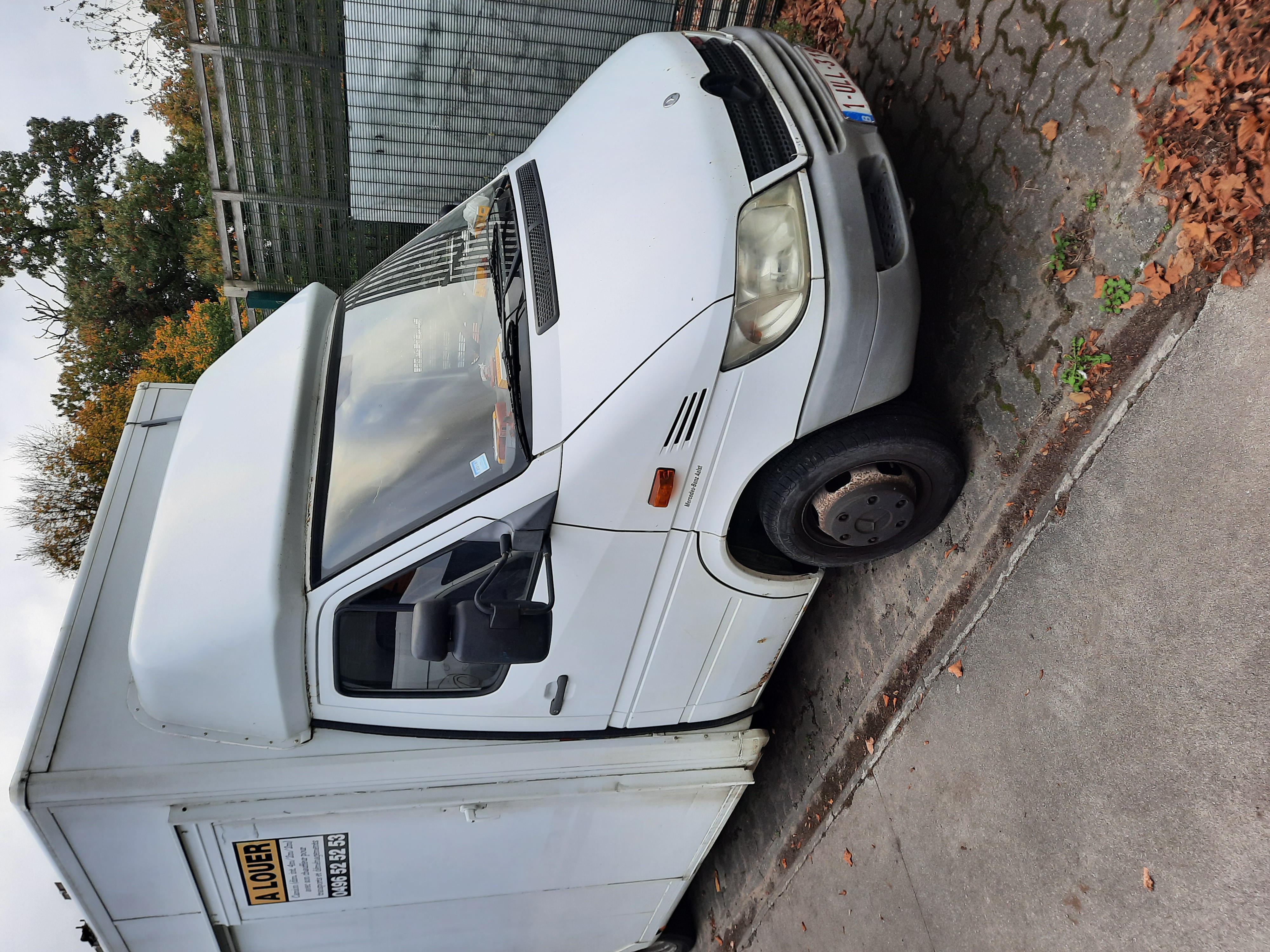 A vendre camion Mercedes-Benz 