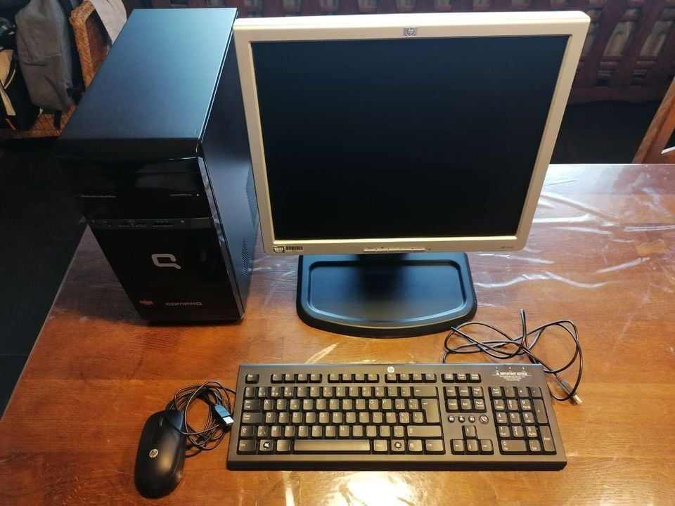 Pack complet : PC Compaq, écran, clavier et souris