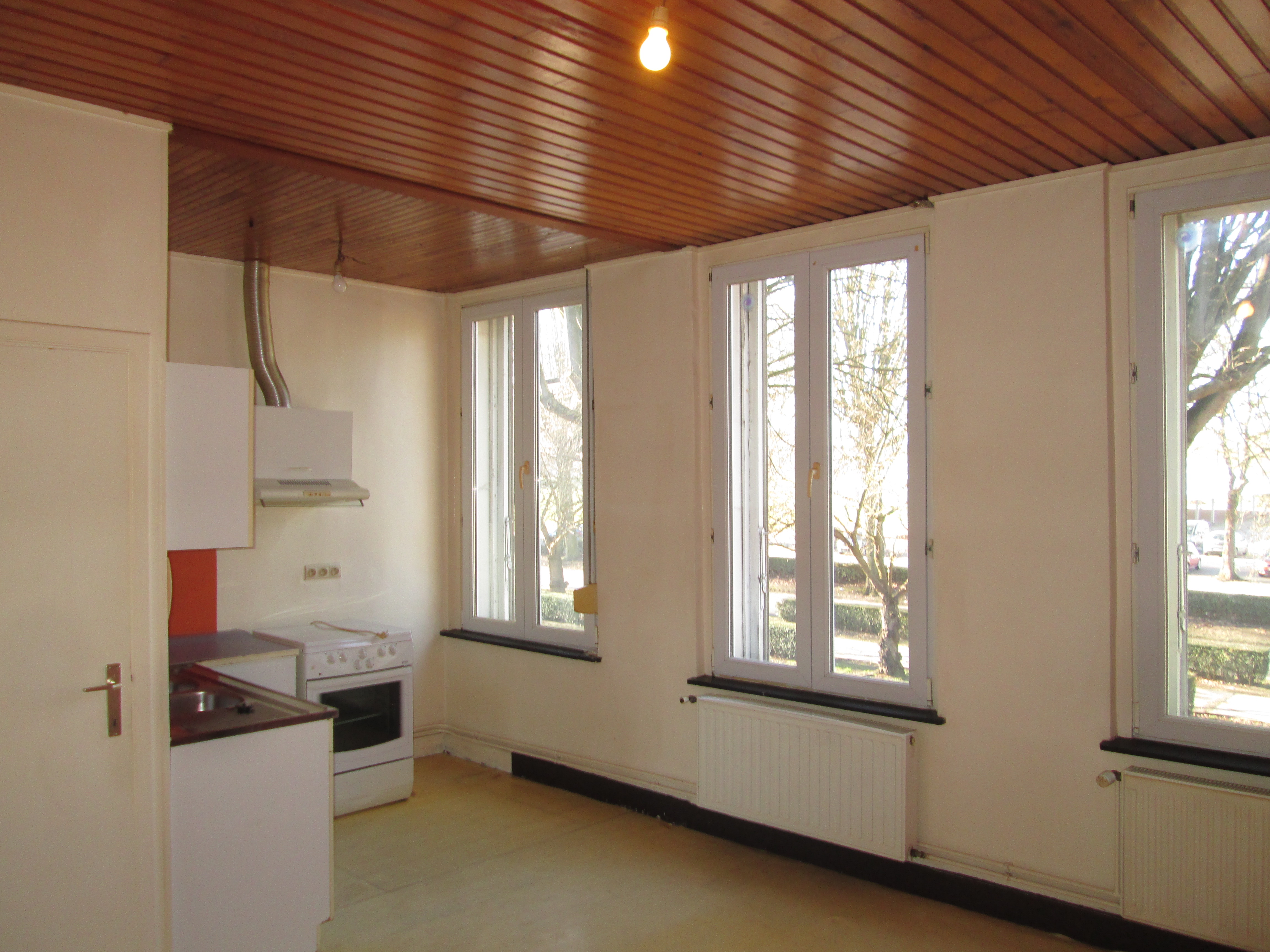 APPARTEMENT 1 CHAMBRE A LOUER Bd Bara à Tournai