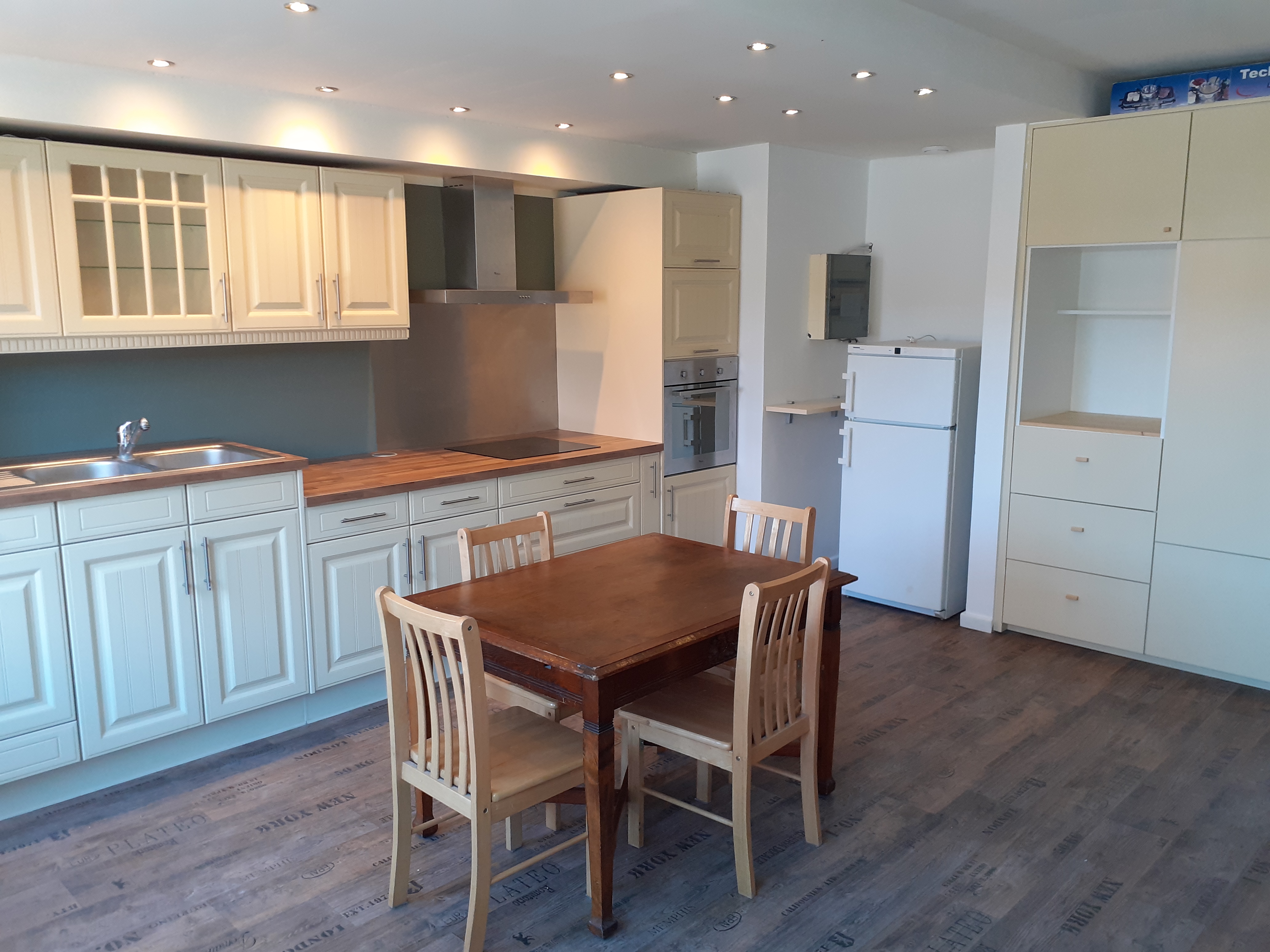 1 ch. dispo dans app. en coloc. 2 ch. au centre de Tournai